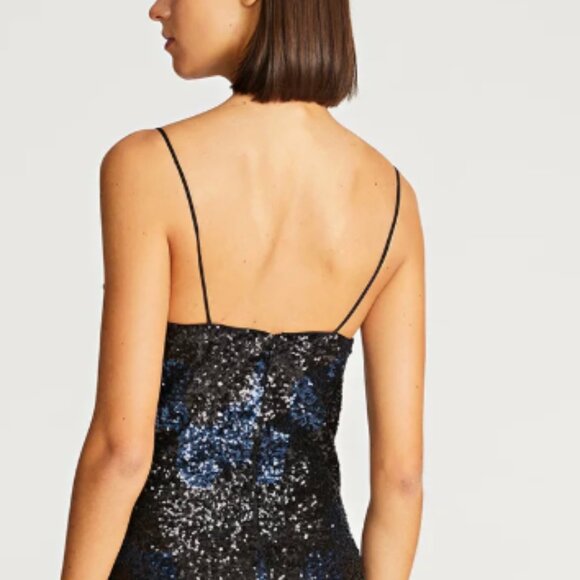 Halston Syrena Gown in Wave Sequin - Picture 5 of 5